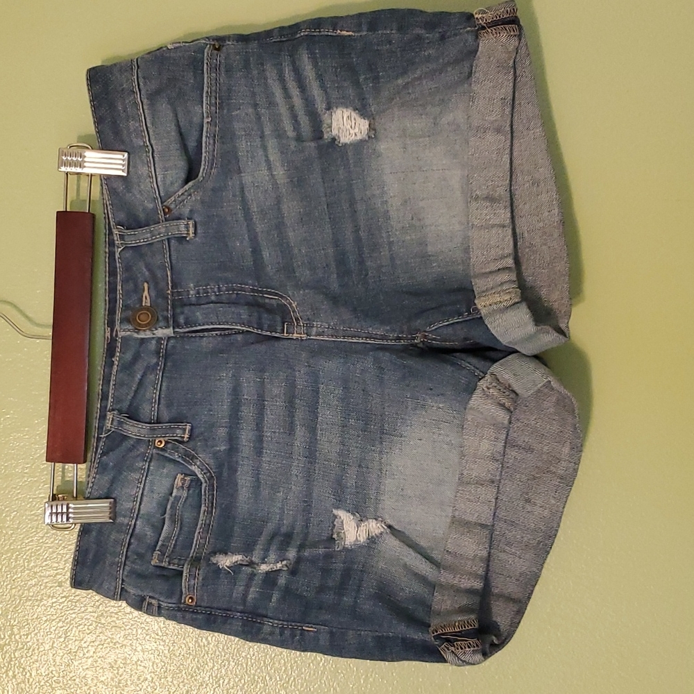 Time and Tru - Denim Mid-Rise Shorts - Size 6
